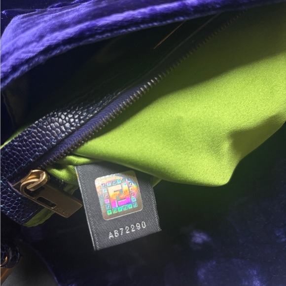 Vintage Fendi Baguette in embroidered purple velvet - Picture 13 of 16